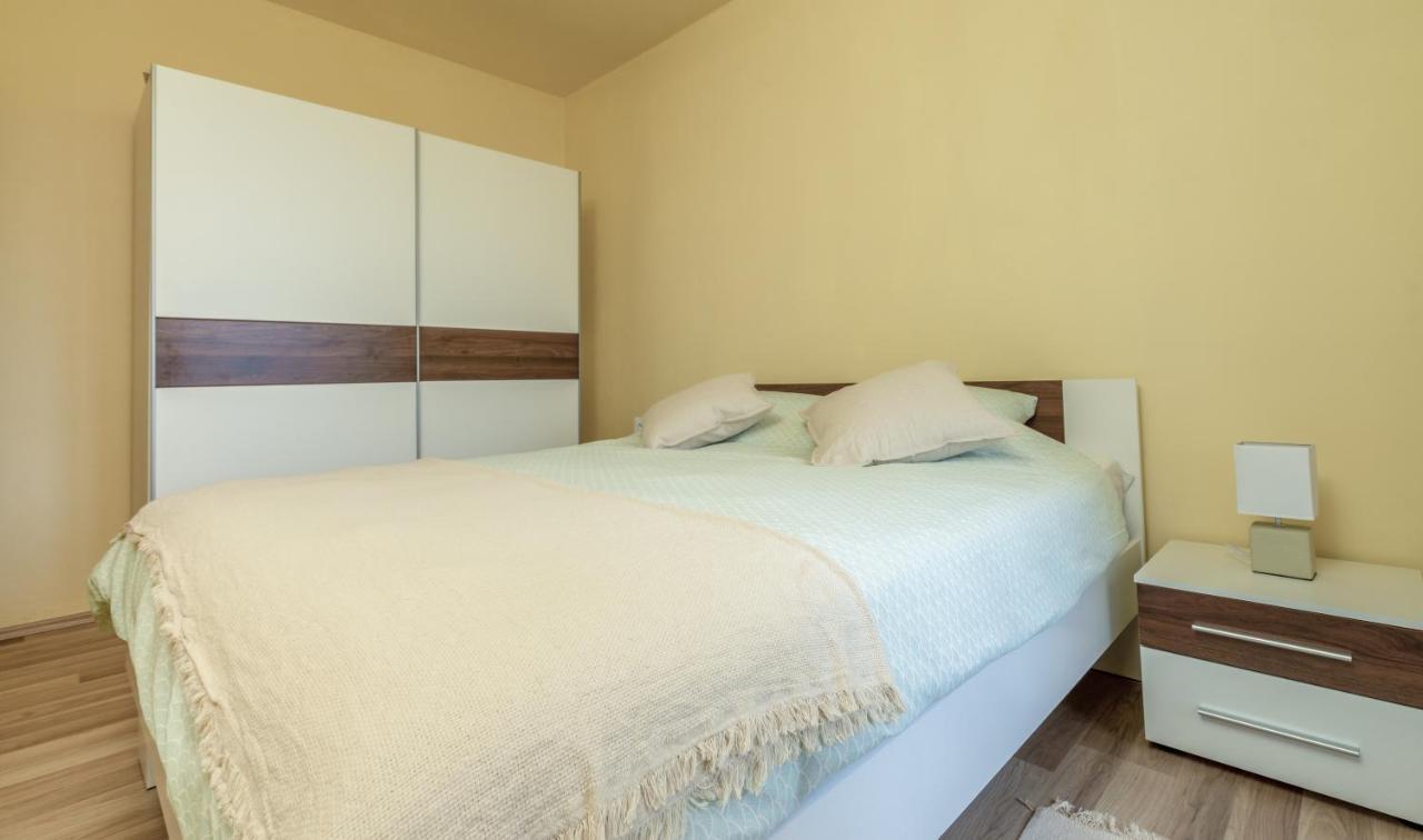 Visum Apartments Pula Eksteriør billede